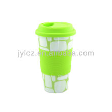 caneca com banda de silicone